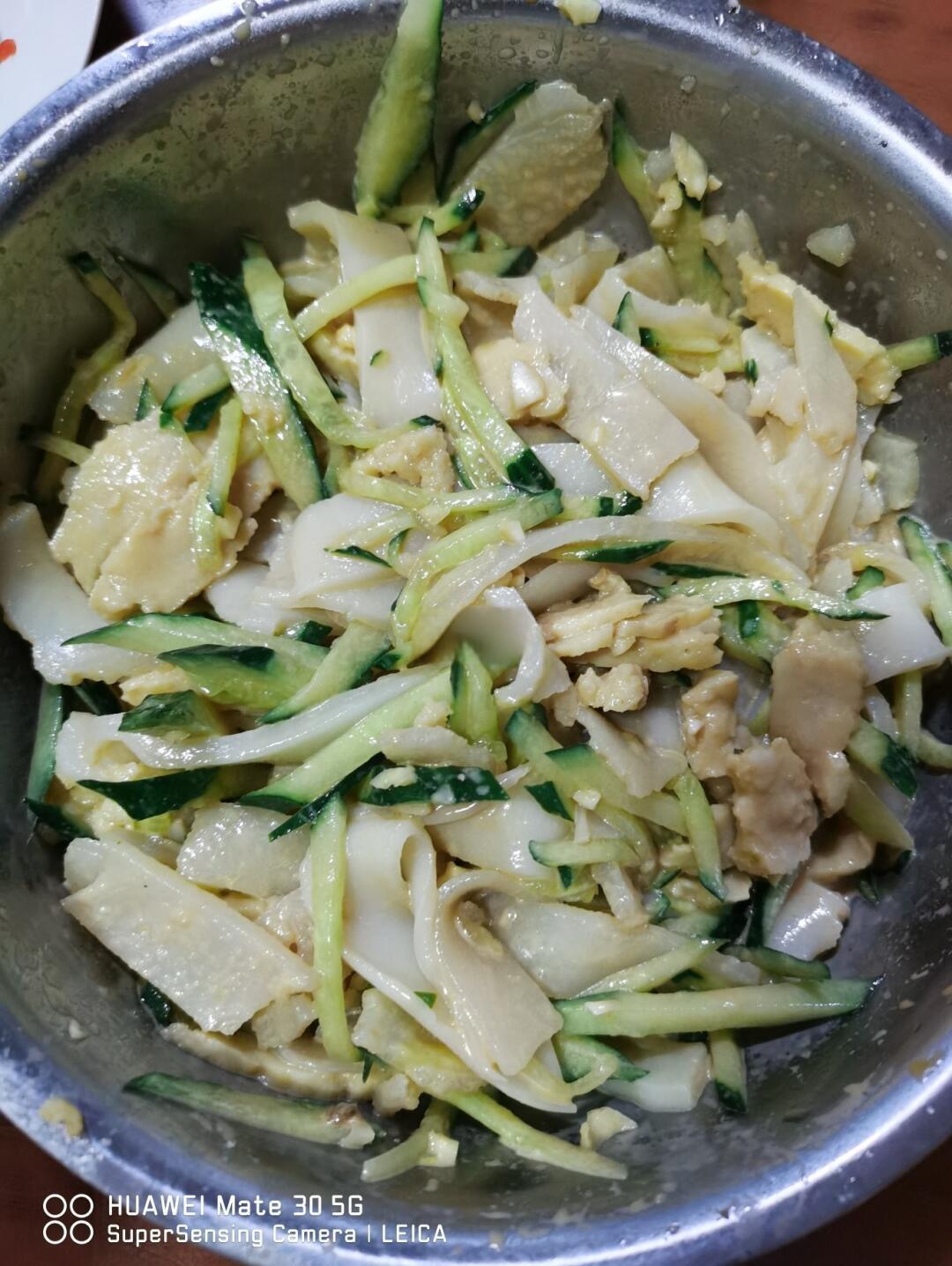 蒸凉皮的做法